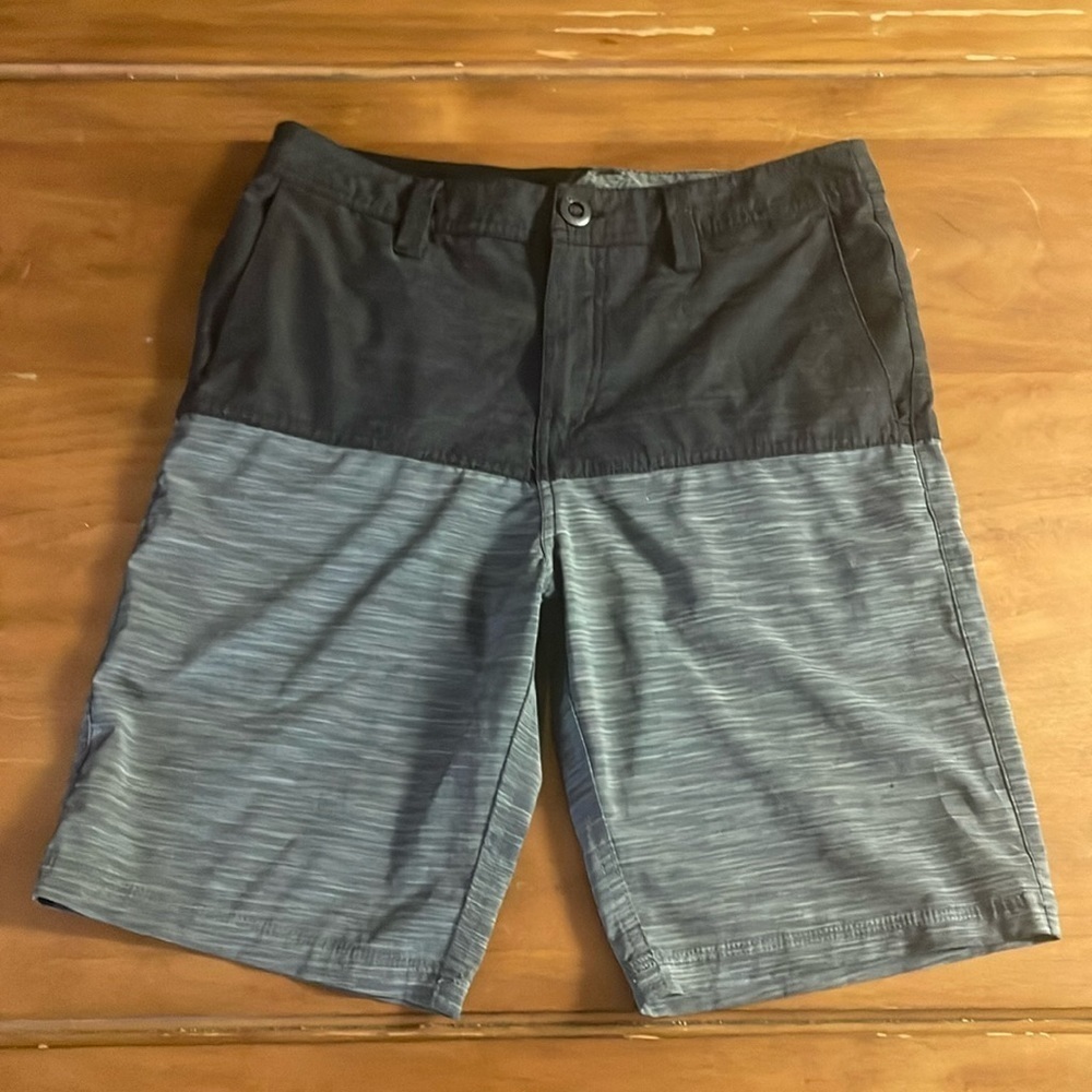 Volcom Shorts Size 30